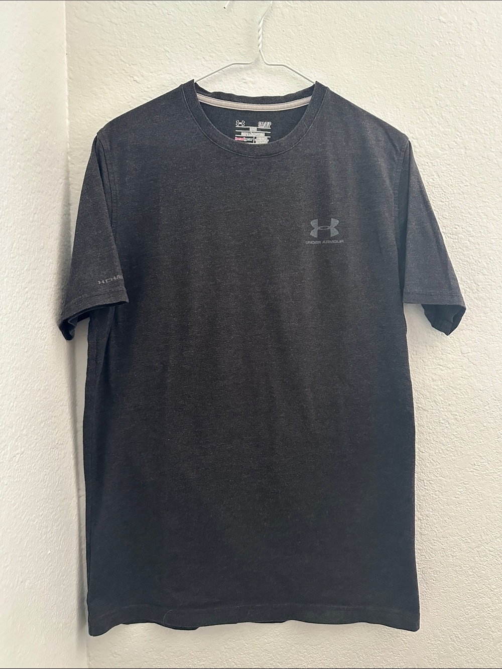 Under Armour Men’s Charcoal Black Crew Neck Short Sleeve Tee